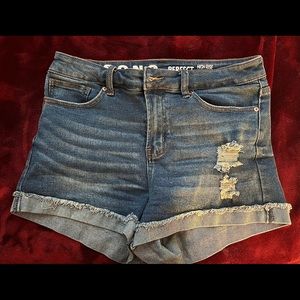 Size 13 S.O.N.G Jean shorts!!!